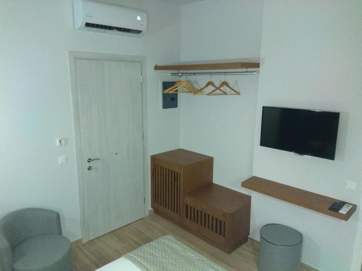Ariadni Rooms & Apartments Ermoupoli Exteriör bild