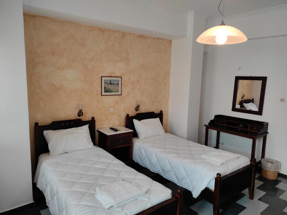 Ariadni Rooms & Apartments Ermoupoli Exteriör bild
